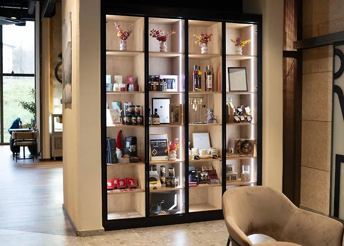 Lonca מלון שקופיה-לוקה